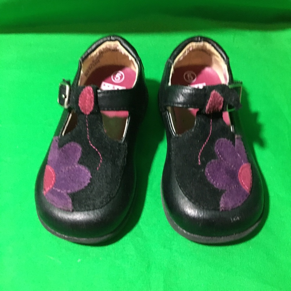 Baby Smarts Black Leather Mary Jane size 5 C